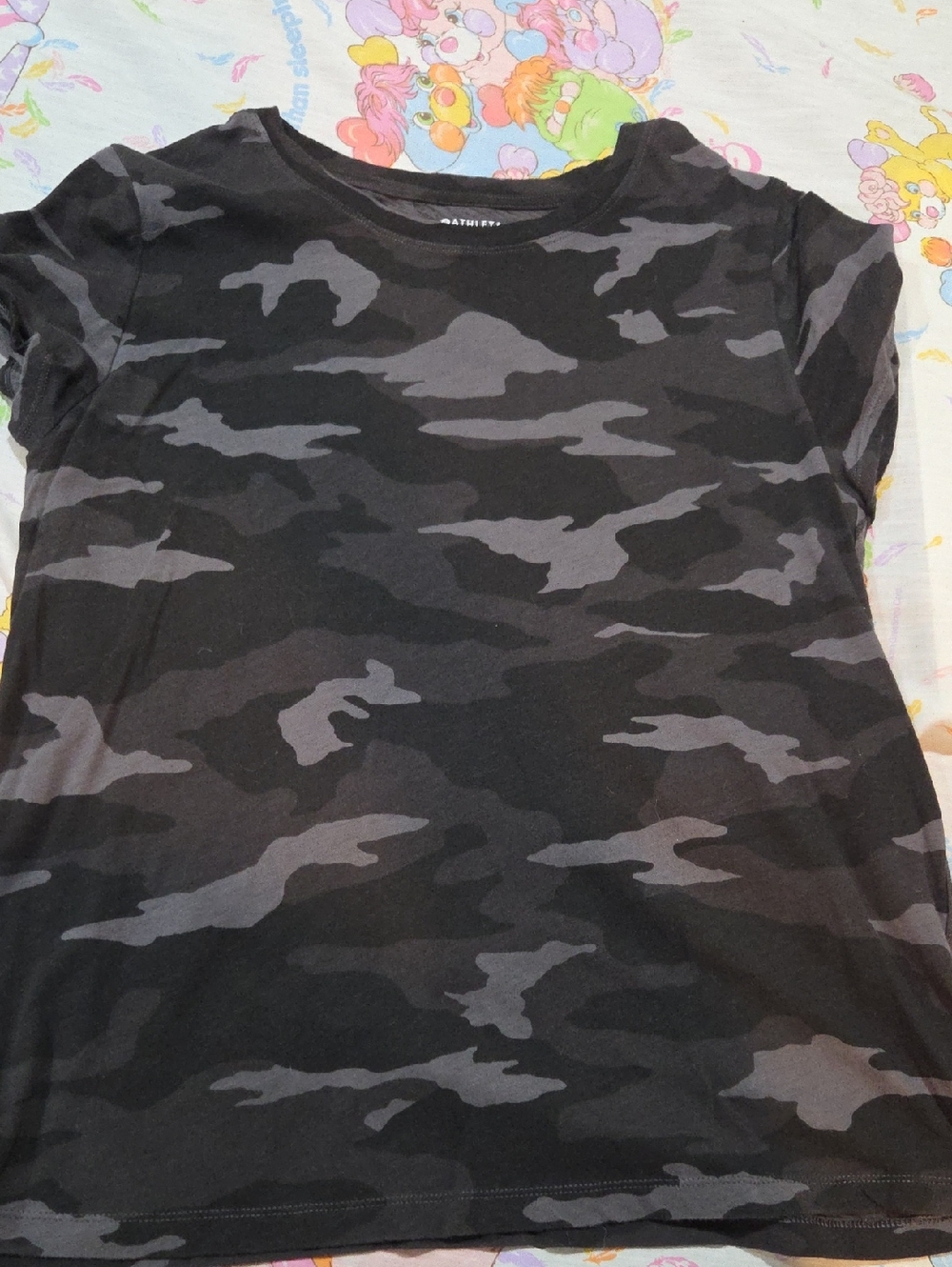 Athleta Black & Gray Camouflage Short Sleeve Tee Large
